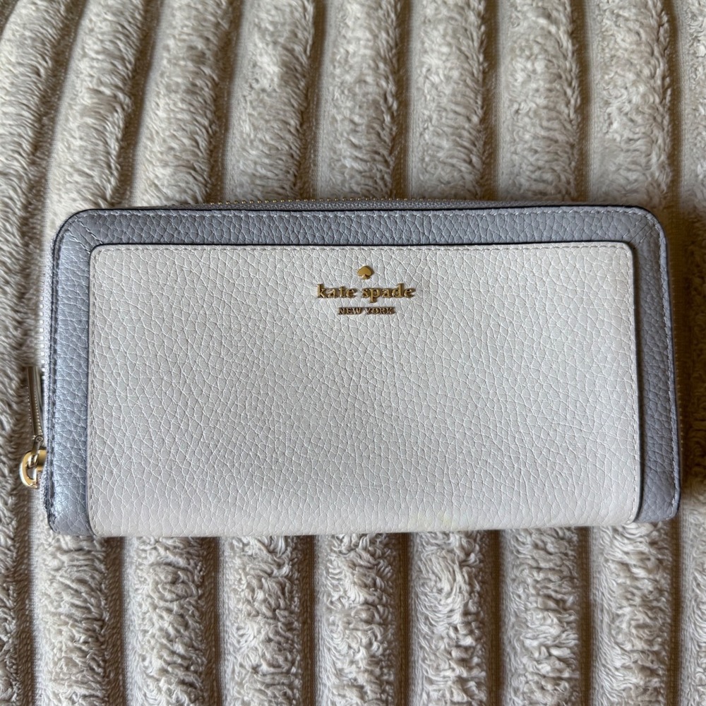 Kate Spade New York Two Tone Grey Cream Pebbled Leather Zip Around Wallet